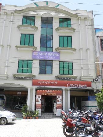 Shiv Dayal Hotel Kanpur